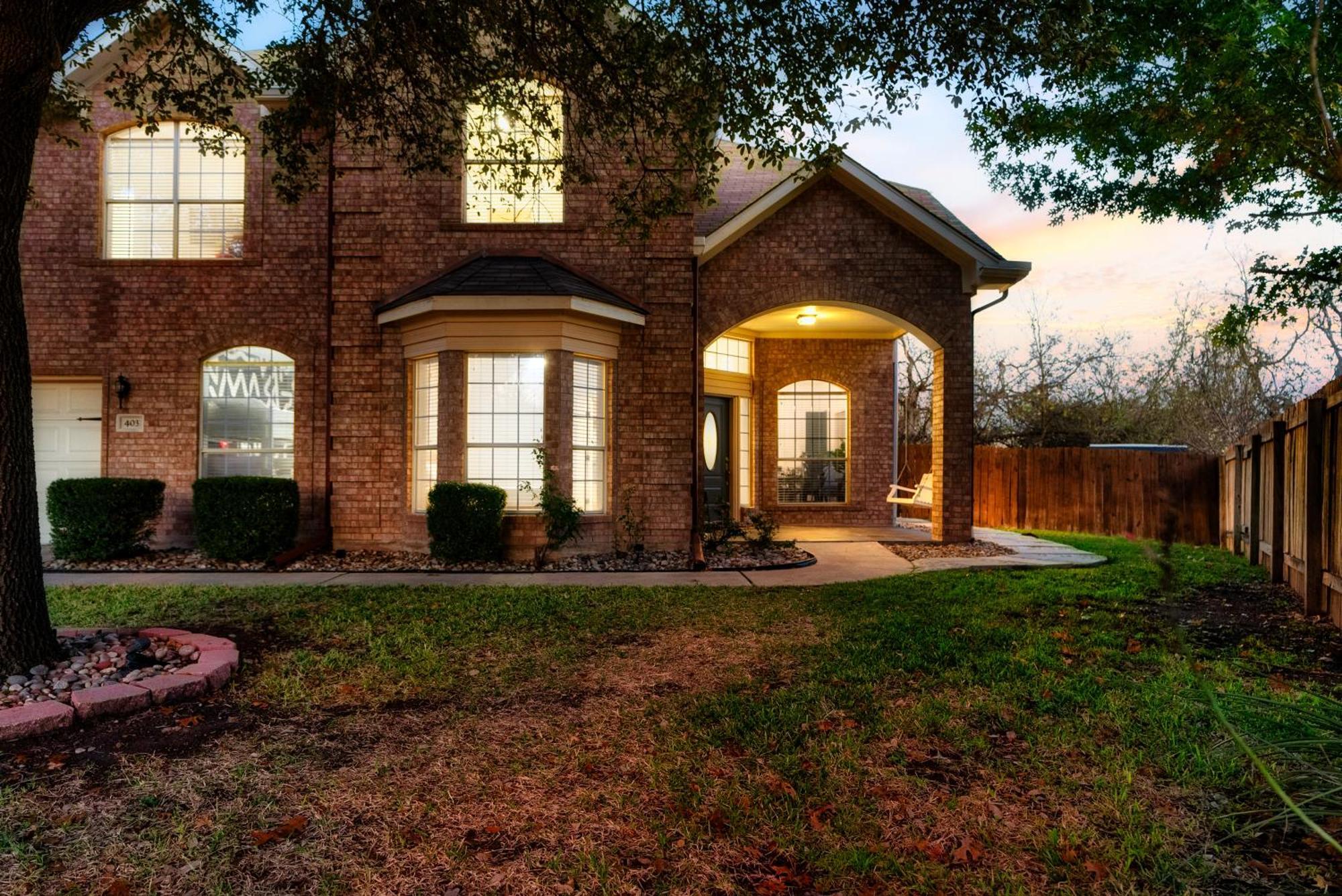 Stunning Family Home With Pool & Hot Tub - Sleeps 17 Pflugerville Extérieur photo